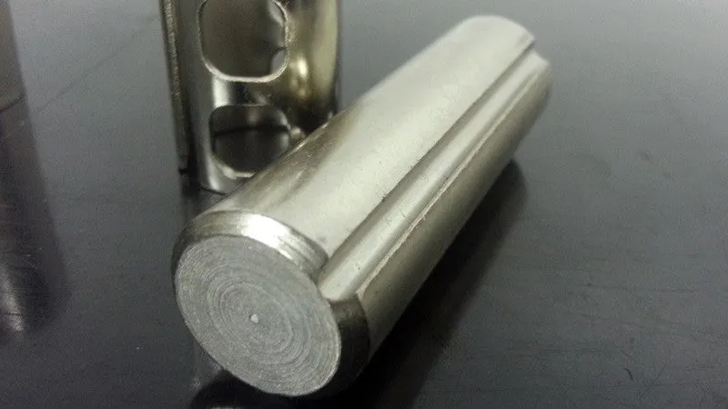 7628993 Bin Door Hinges - Manitowoc
