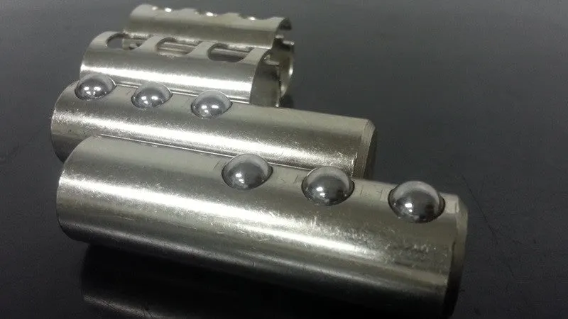 7628993 Bin Door Hinges - Manitowoc