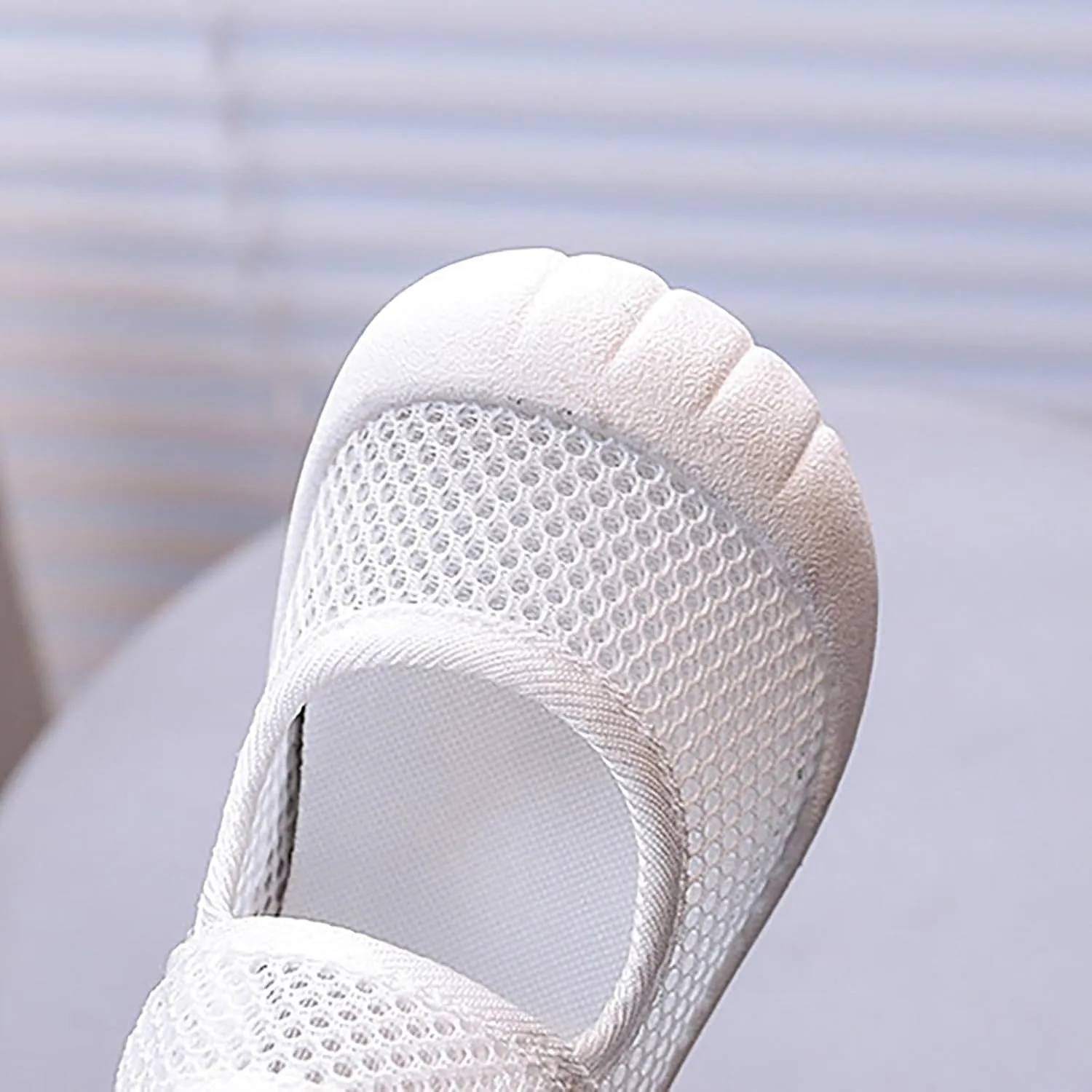 Summer New Hollowed Breathable Mesh Shoes Boys Baotou Anti Kick Sandals Girls Solid Color Beach Slides Shoes for Kids