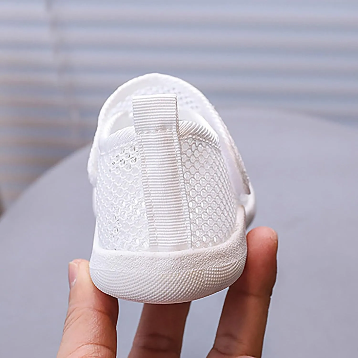 Summer New Hollowed Breathable Mesh Shoes Boys Baotou Anti Kick Sandals Girls Solid Color Beach Slides Shoes for Kids